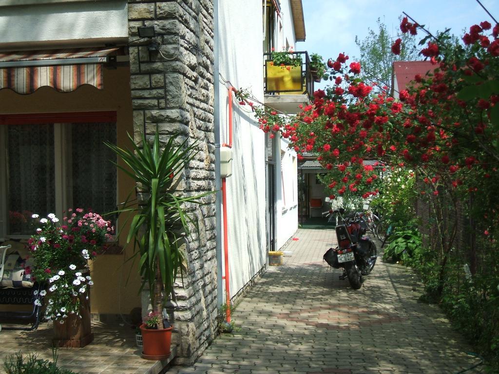 Otis Vendeghaz Apartment Siofok Luaran gambar